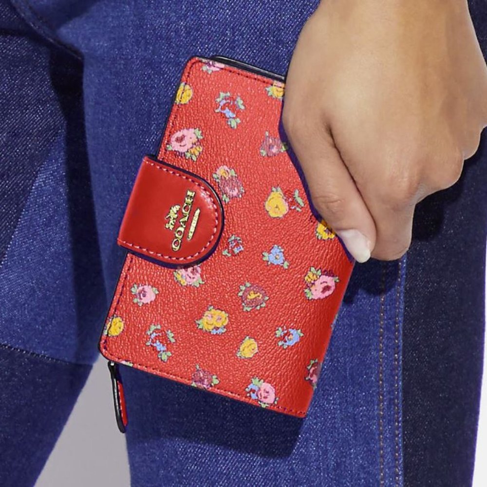 New Coach Medium Corner Zip Wallet With Mini Vintage Rose Print